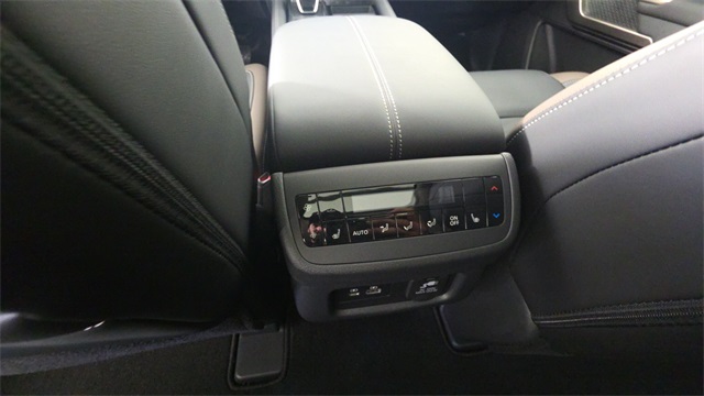 2025 Brilliant Silver Metallic Nissan Pathfinder Platinum FWD SUV