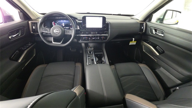 2025 Brilliant Silver Metallic Nissan Pathfinder Platinum FWD SUV