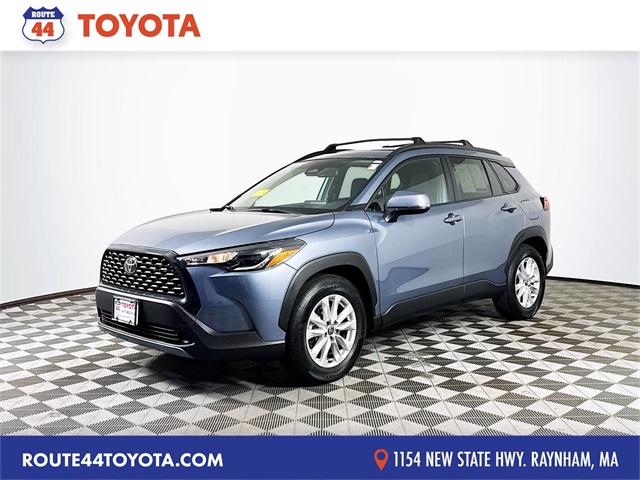 2024 Toyota Corolla Cross LE's photo