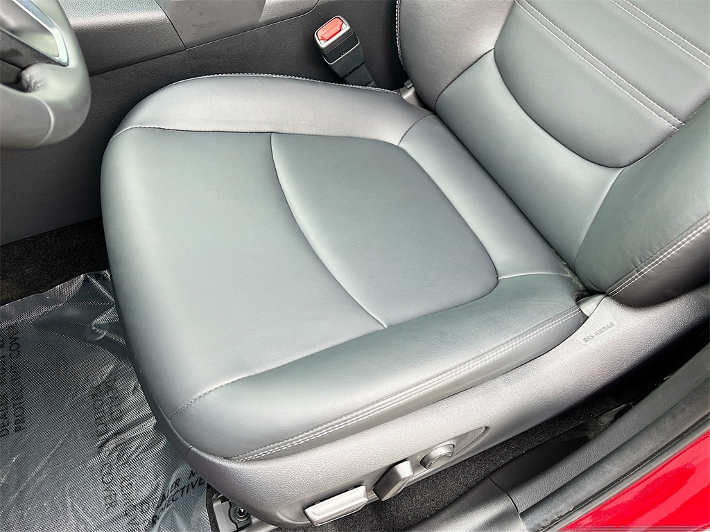 2024 Toyota RAV4 XLE Premium photo 12