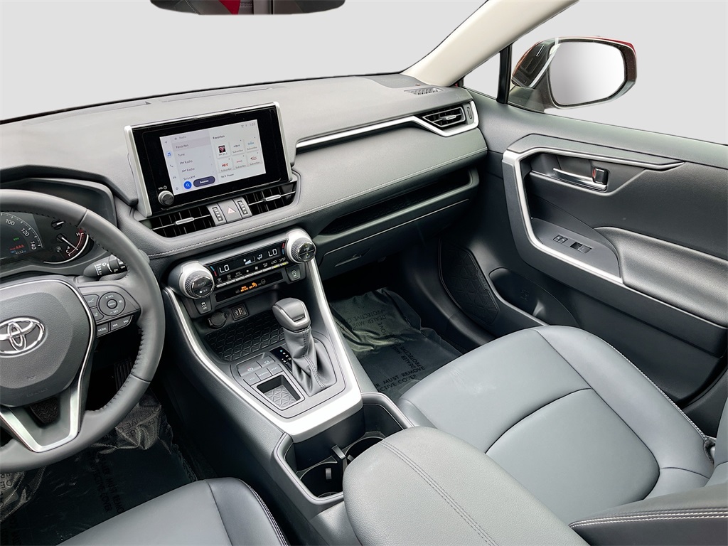 2024 Toyota RAV4 XLE Premium photo 15