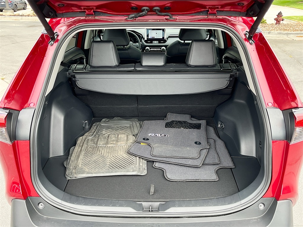 2024 Toyota RAV4 XLE Premium photo 19