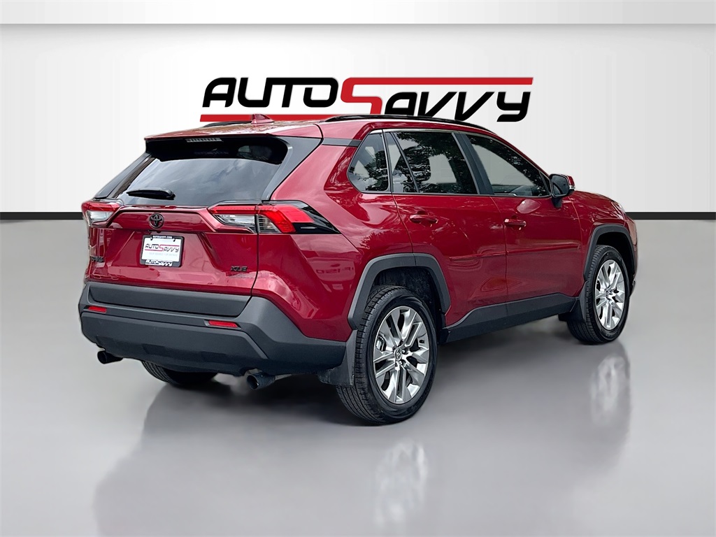 2024 Toyota RAV4 XLE Premium photo 2