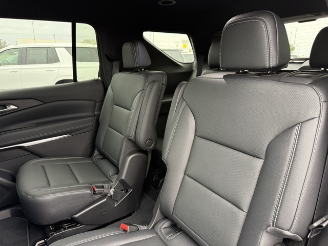 new 2026 Chevrolet Traverse car, priced at $45,515