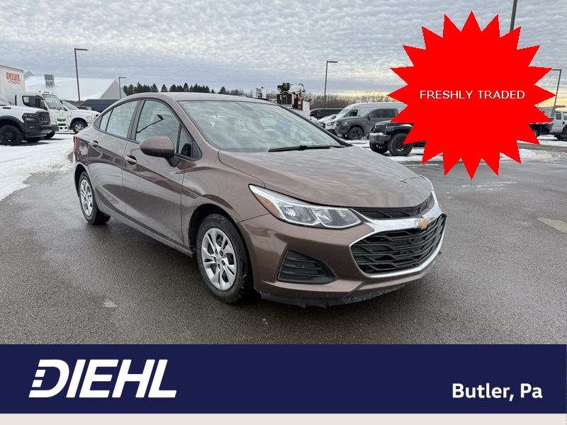 2019 Chevrolet Cruze LS's photo