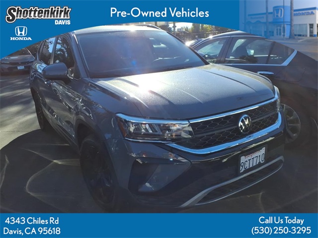 2022 Volkswagen Taos SE's photo