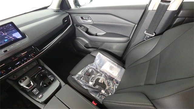 2025 Super Black Nissan Rogue SL FWD SUV