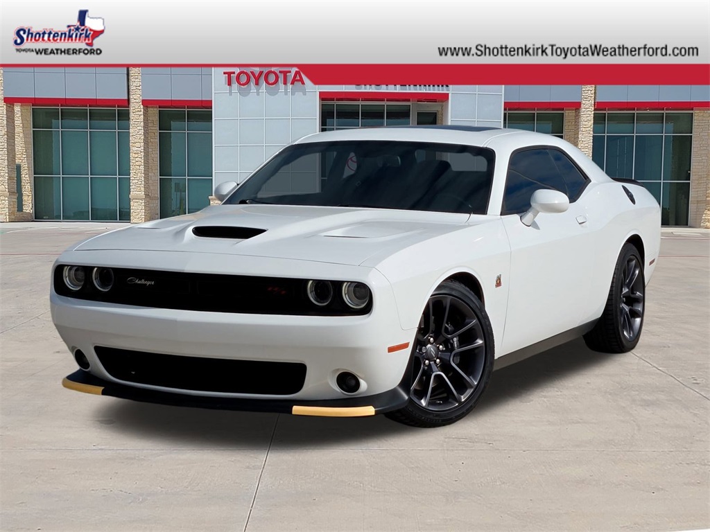 2023 Dodge Challenger R/T's photo