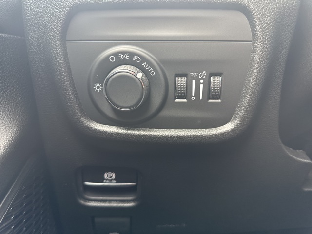 2025 Jeep Grand Cherokee Laredo X photo 14