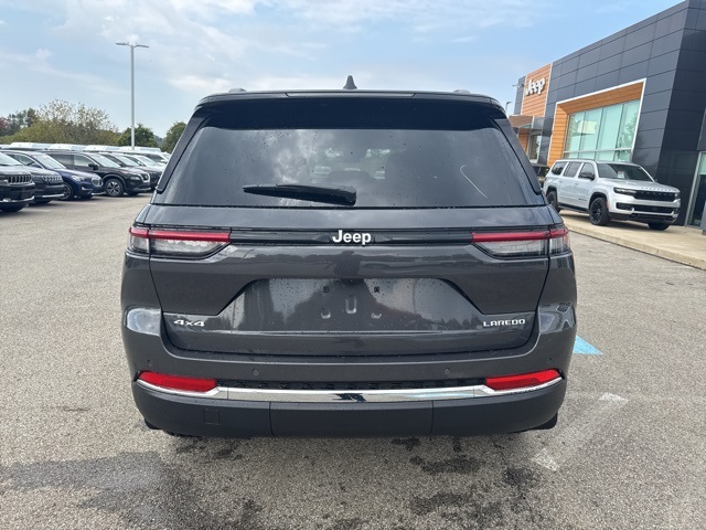 2025 Jeep Grand Cherokee Laredo X photo 6