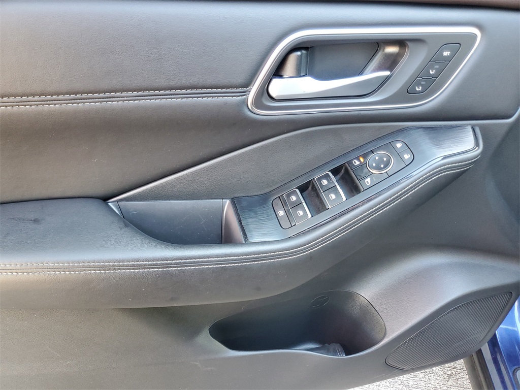 used 2021 Nissan Rogue car, priced at $19,495