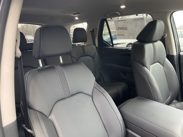 new 2025 Honda Pilot car, priced at $43,949