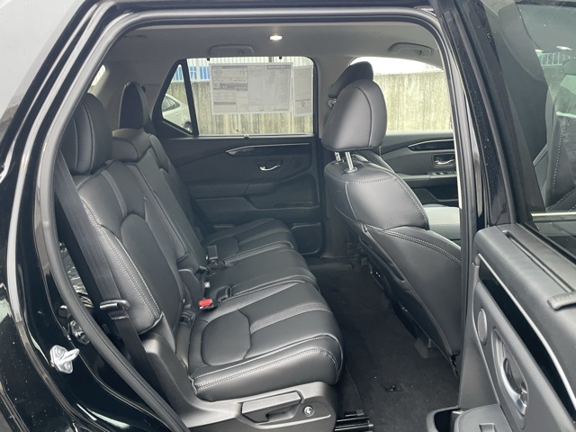 new 2025 Honda Pilot car, priced at $43,949