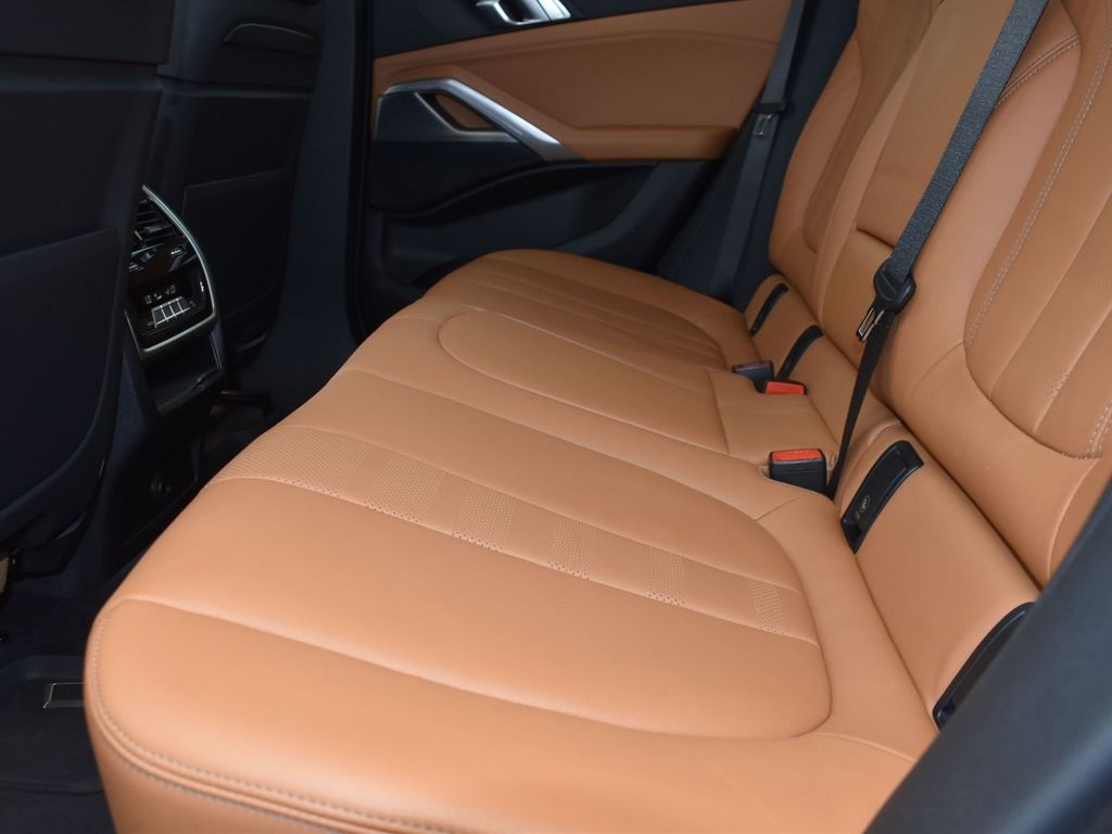 2022 Black Sapphire Metallic BMW X6 xDrive40i AWD SUV
