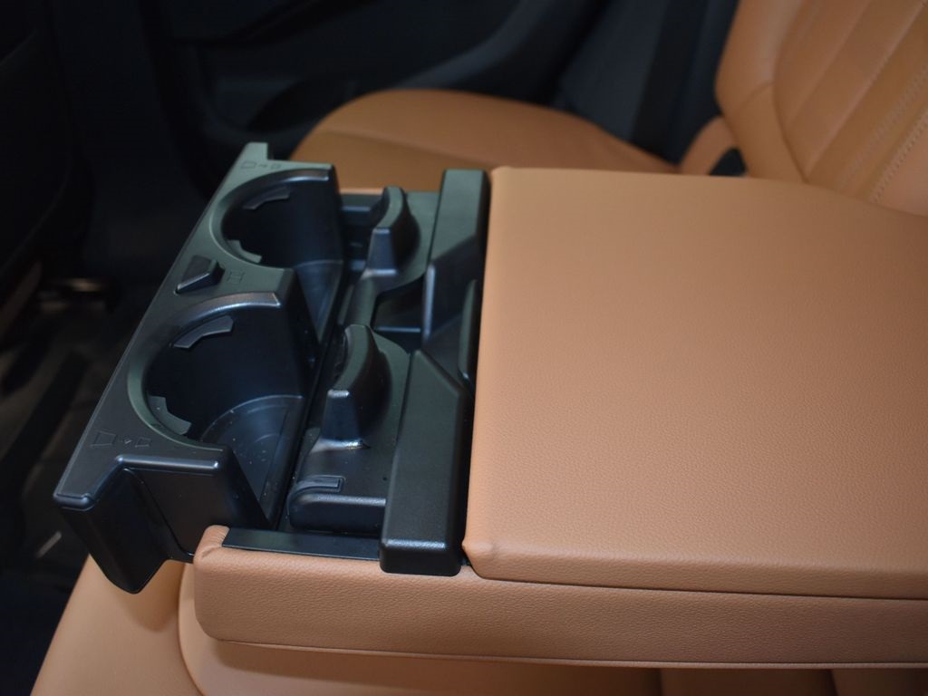 2022 Black Sapphire Metallic BMW X6 xDrive40i AWD SUV