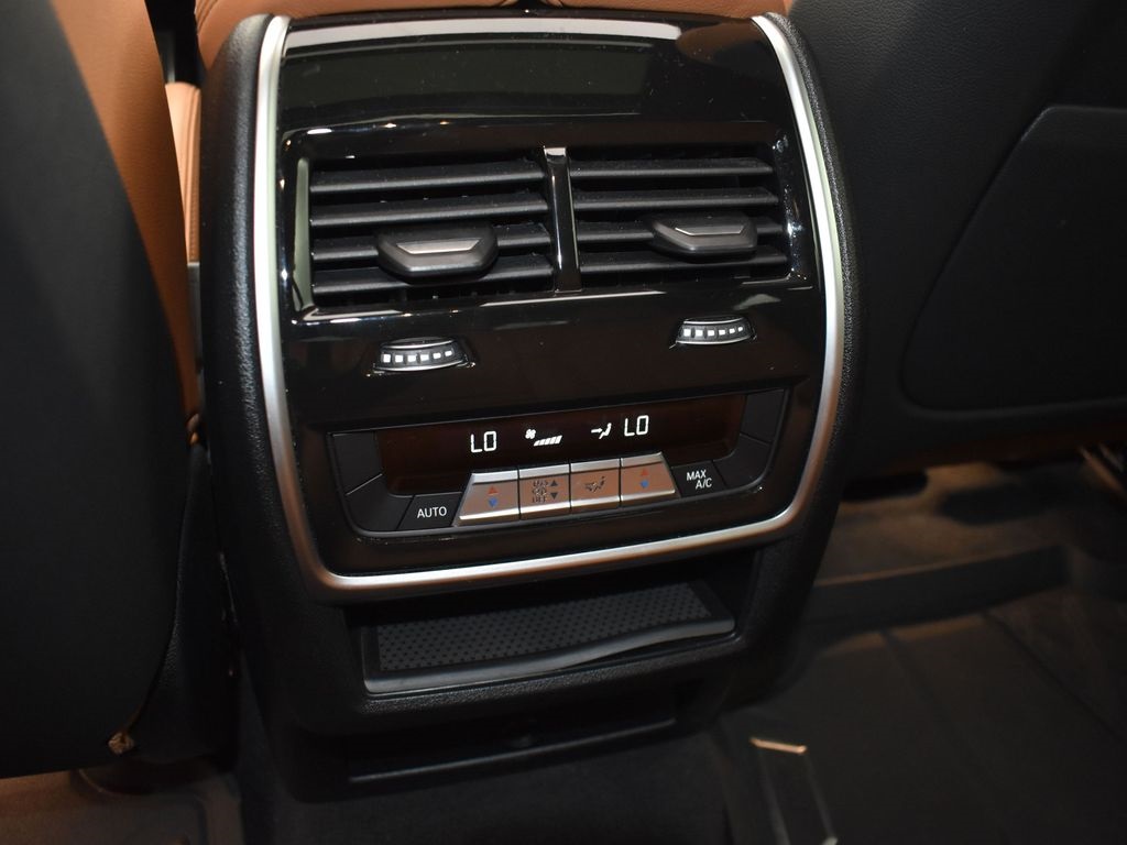 2022 Black Sapphire Metallic BMW X6 xDrive40i AWD SUV