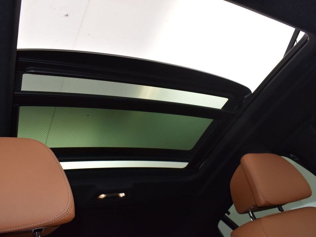 2022 Black Sapphire Metallic BMW X6 xDrive40i AWD SUV
