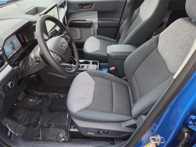 New 2025 Ford Maverick XLT 4D Crew Cab