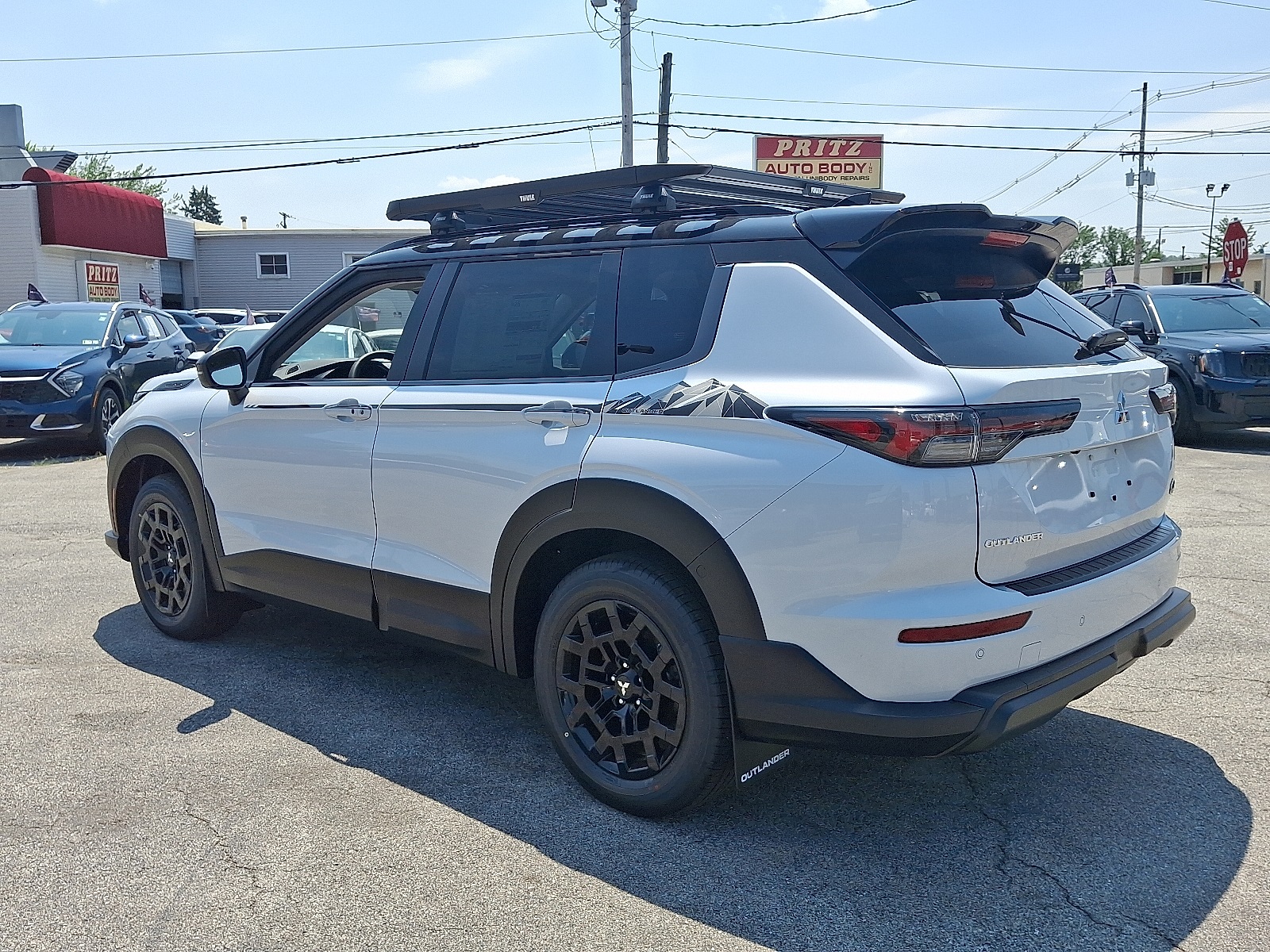 2025 Mitsubishi Outlander SE Ralliart photo 3