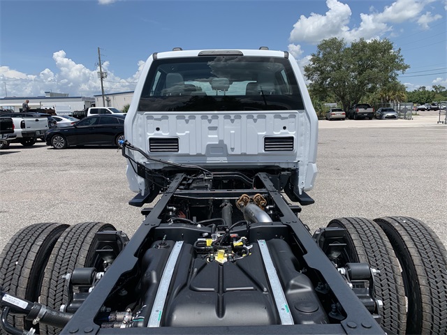 2025 Oxford White Ford Super Duty F-450 DRW XL 4X4 Truck