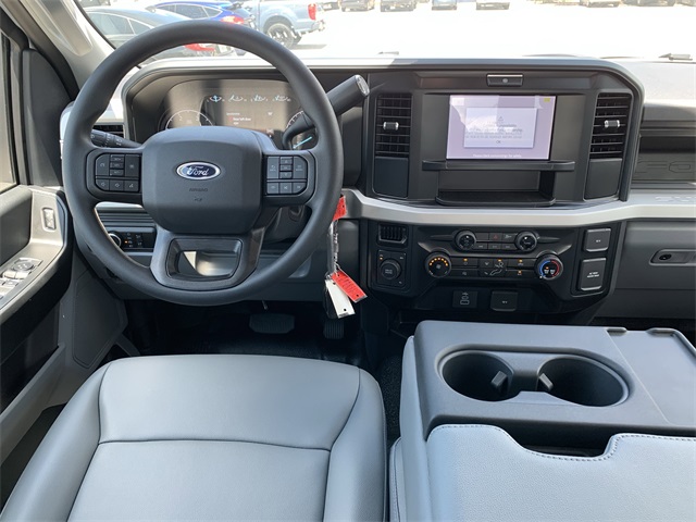 2025 Oxford White Ford Super Duty F-450 DRW XL 4X4 Truck