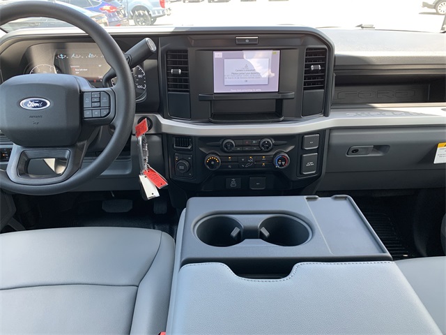 2025 Oxford White Ford Super Duty F-450 DRW XL 4X4 Truck