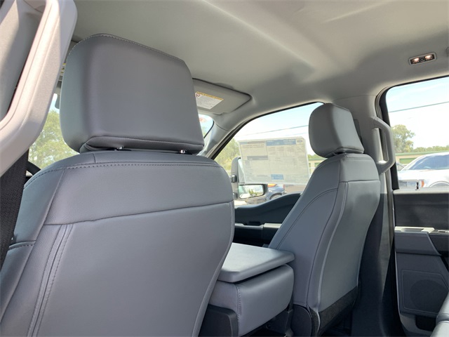 2025 Oxford White Ford Super Duty F-450 DRW XL 4X4 Truck