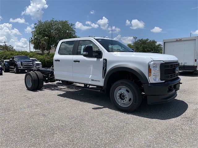 2025 Oxford White Ford Super Duty F-450 DRW XL 4X4 Truck