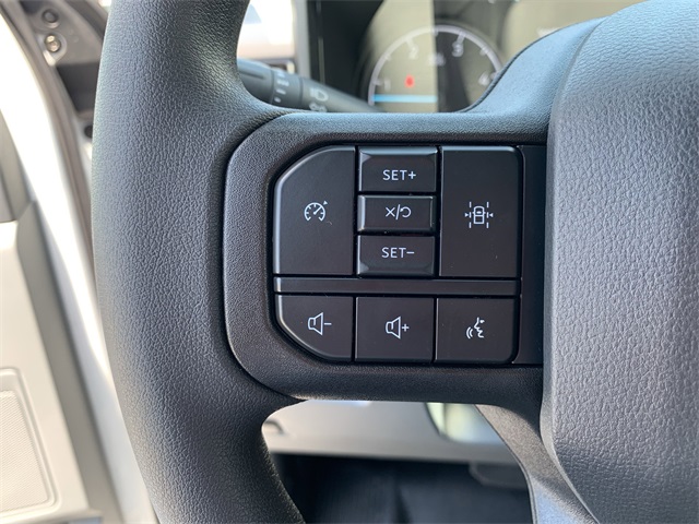 2025 Oxford White Ford Super Duty F-450 DRW XL 4X4 Truck