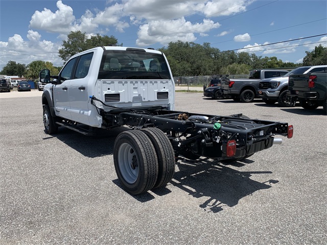 2025 Oxford White Ford Super Duty F-450 DRW XL 4X4 Truck