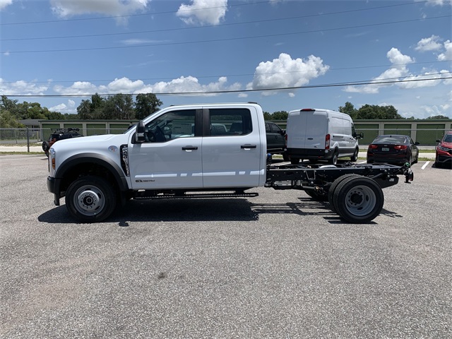 2025 Oxford White Ford Super Duty F-450 DRW XL 4X4 Truck