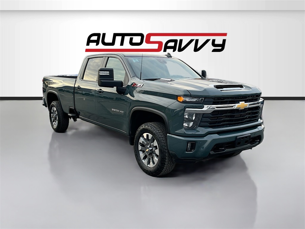 2025 Chevrolet Silverado 3500HD LT's photo