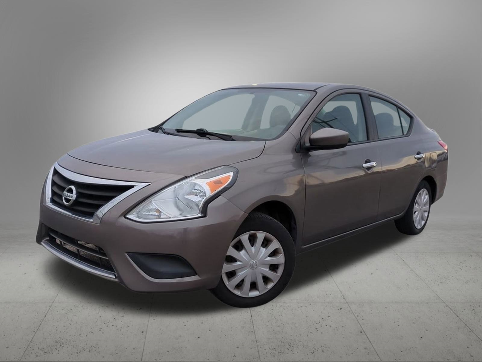 2016 Nissan Versa Sedan SV's photo