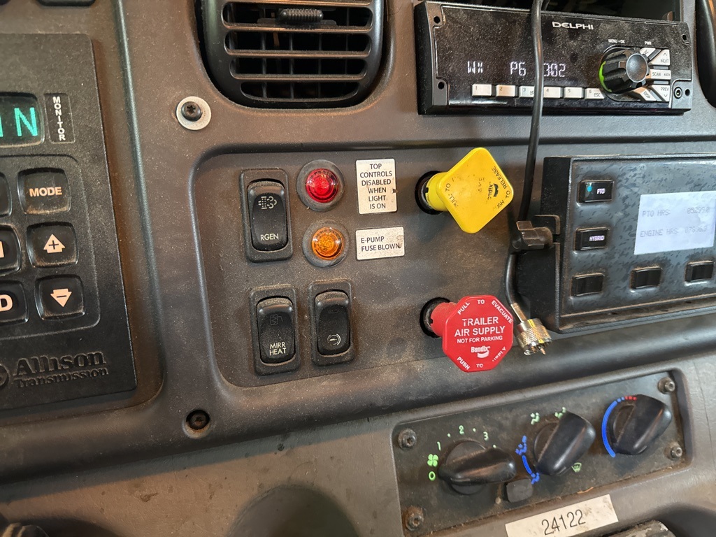 2016 White Freightliner M2 106 Dakota