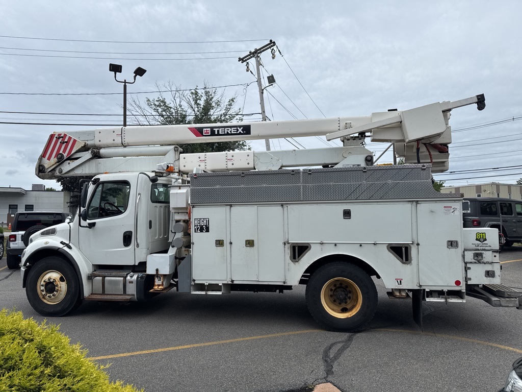 2016 White Freightliner M2 106 Dakota