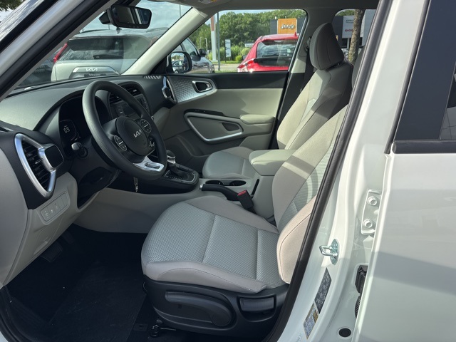 2025 Kia Soul LX photo 8