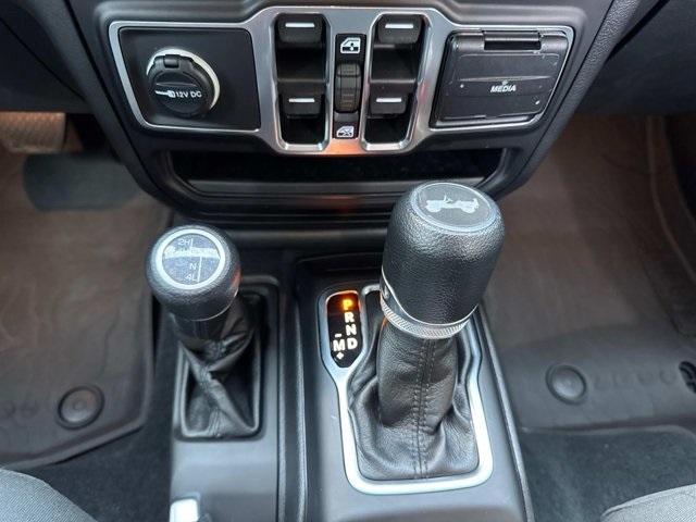 2023 Jeep Wrangler Sport S photo 22