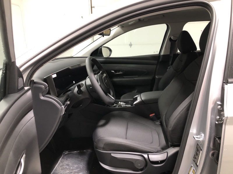 2026 Hyundai Tucson SE photo 16