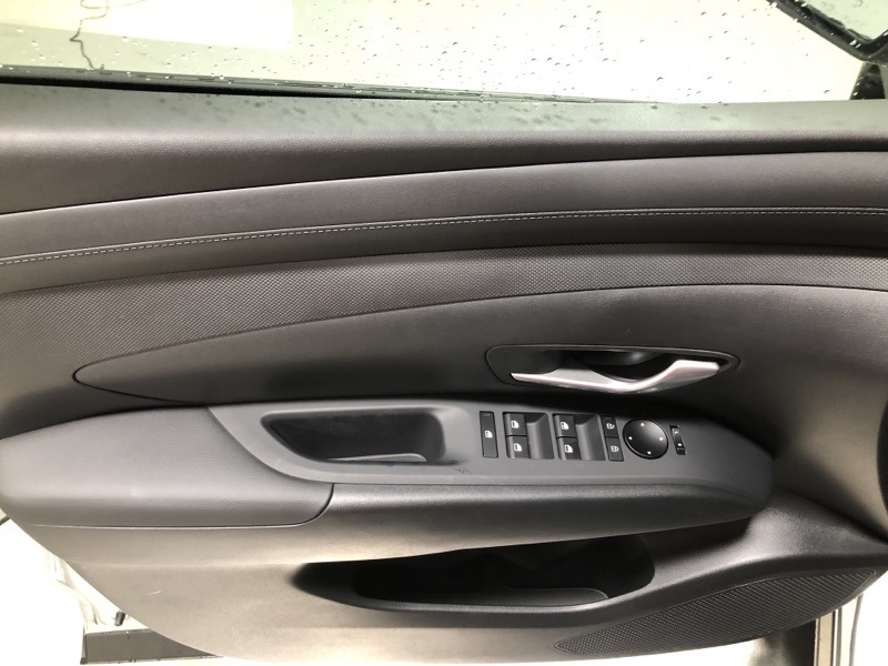 2026 Hyundai Tucson SE photo 17