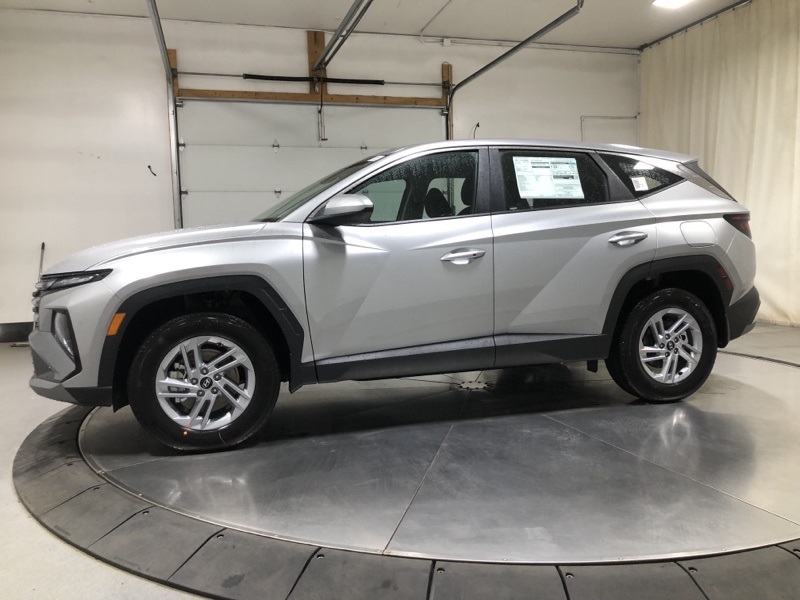 2026 Hyundai Tucson SE photo 4