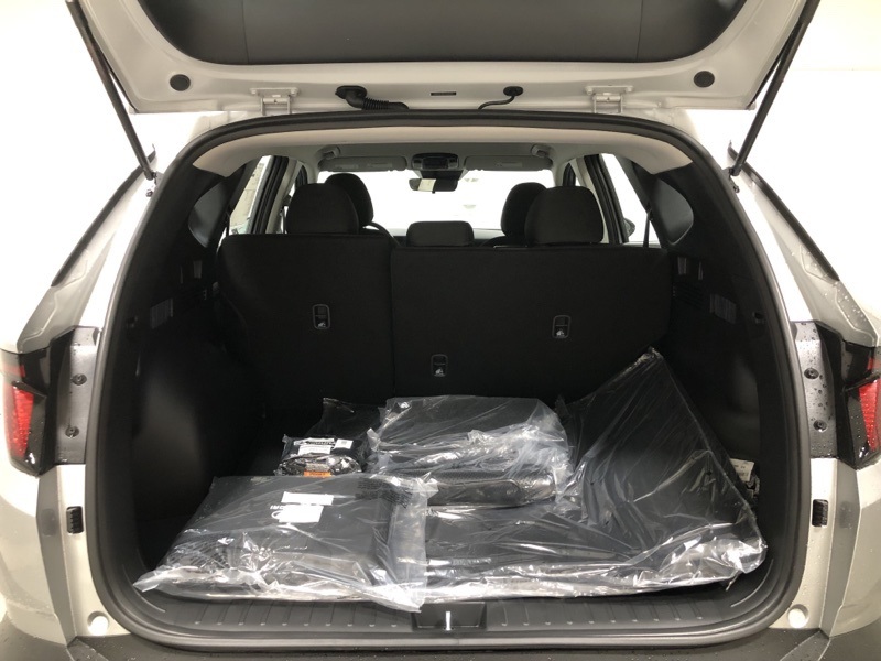 2026 Hyundai Tucson SE photo 8