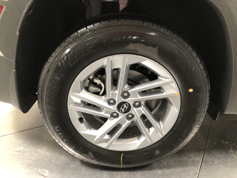 2026 Hyundai Tucson SE photo 9