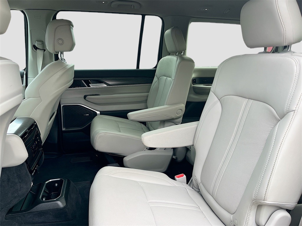 2023 Jeep Wagoneer Series II photo 24