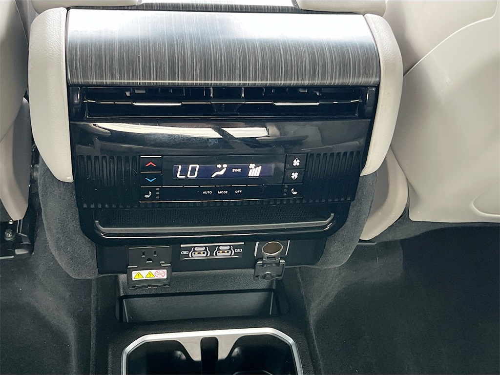 2023 Jeep Wagoneer Series II photo 25