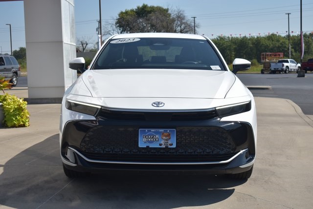 2023 Toyota Crown XLE photo 3