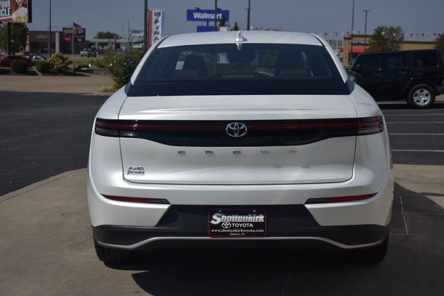 2023 Toyota Crown XLE photo 6