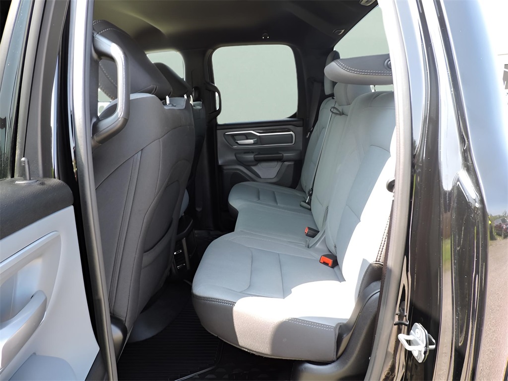 2021 Diamond Black Crystal Pearlcoat Ram 1500 Big Horn/Lone Star 4X4 Truck