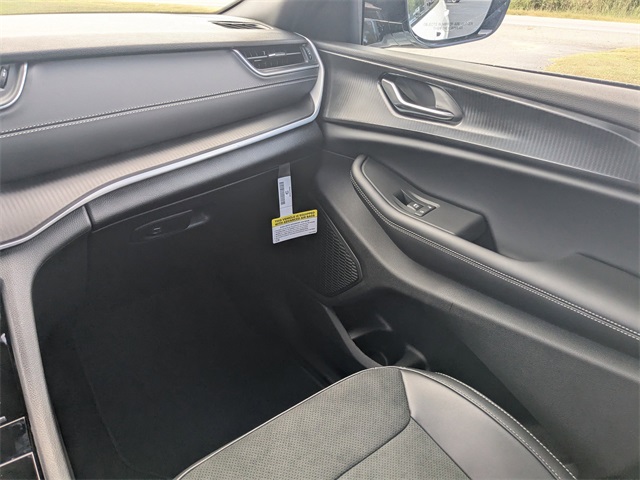 2025 Jeep Grand Cherokee L Altitude X 4x2