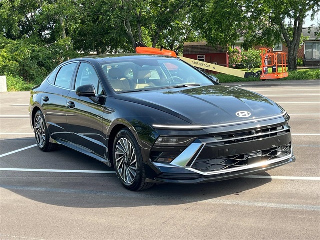new 2025 Hyundai Sonata Hybrid car, priced at $35,540