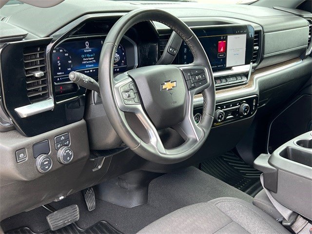 2024 Chevrolet Silverado 1500 LT photo 16